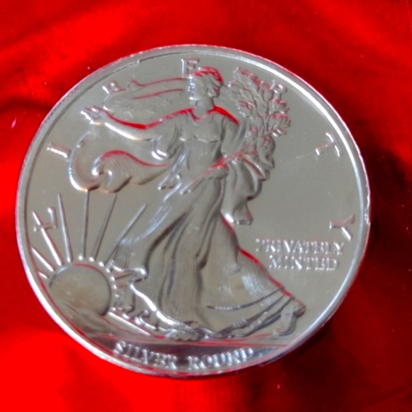.9999 fine Silver Round 1 oz - Picture 2 of 4